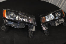 Load image into Gallery viewer, _&#39;16-&#39;18 JEEP GRAND CHEROKEE HEADLIGHTS OEM D.JEEP.1.1.1
